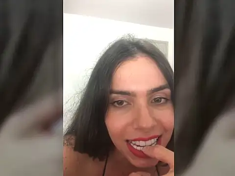 Snapshot of MarianeWilly chatting on May 2026 12:08:01 AM MarianeWilly online show from May 2026 12:08:01 AM