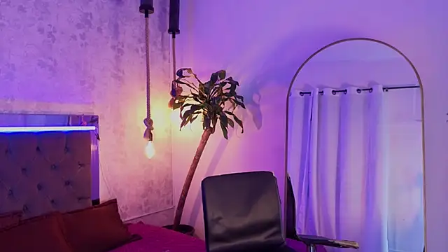 chloe bronze online show from July 2026 02:05:17 AM