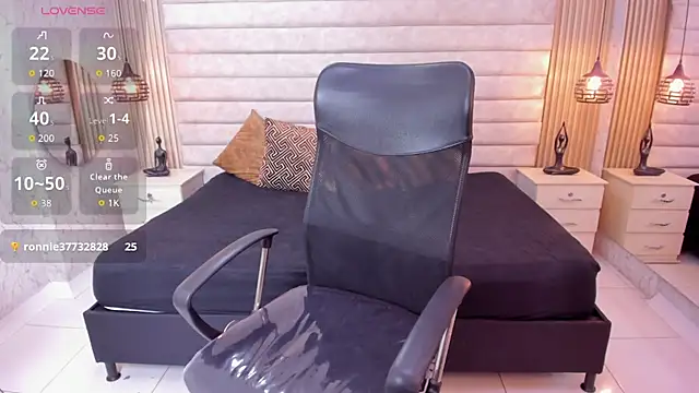 Cloe Monroee  online show from June 2026 08:33:01 PM