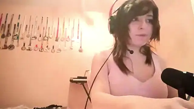 bunnyhoneylovehands online show from June 2026 06:21:02 PM