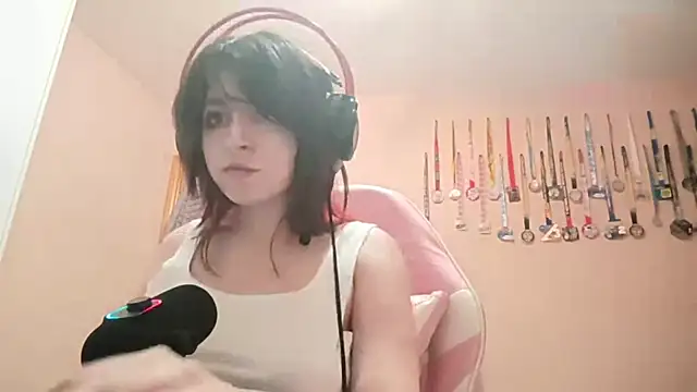 bunnyhoneylovehands online show from June 2026 09:19:02 PM