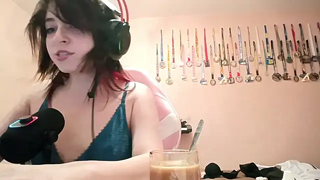 bunnyhoneylovehands online show from July 2026 10:16:01 PM