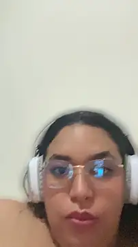 Snapshot of isisjhonson777 chatting on June 2026 04:33:02 AM isisjhonson777 online show from June 2026 04:33:02 AM