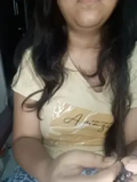 MissRiyaLive online show from July 2026 12:45:01 PM