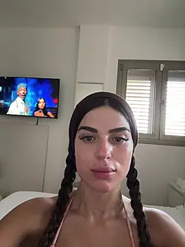 miaabelluccii online show from July 2026 04:33:01 PM