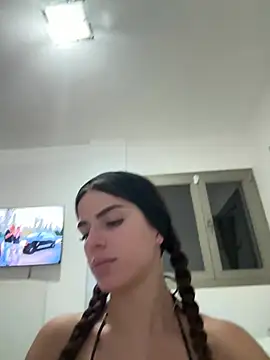 miaabelluccii online show from July 2026 09:50:02 PM