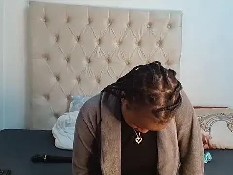 Lihle 00 online show from June 2026 06:54:02 PM