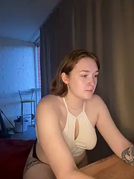 LunaBlom12 online show from July 2026 06:24:02 PM