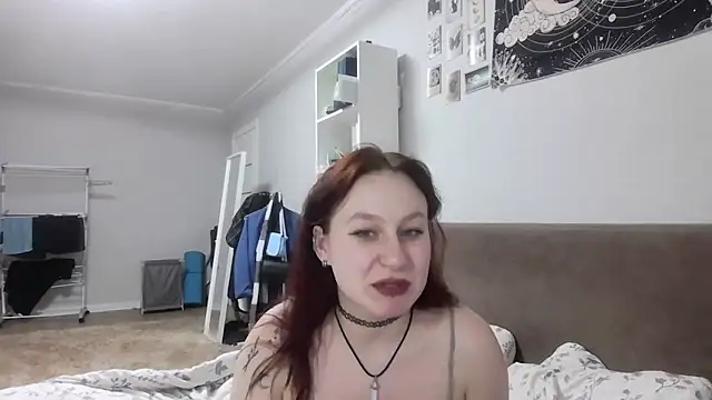 LoiseLovetto online show from June 2026 09:24:01 PM