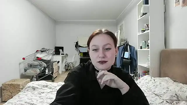 Snapshot of LoiseLovetto chatting on June 2026 06:01:02 PM LoiseLovetto online show from June 2026 06:01:02 PM