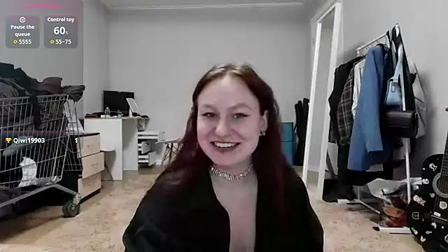 Snapshot of LoiseLovetto chatting on July 2026 06:12:01 PM LoiseLovetto online show from July 2026 06:12:01 PM