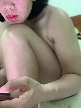 Emlyla online show from July 2026 05:02:02 AM