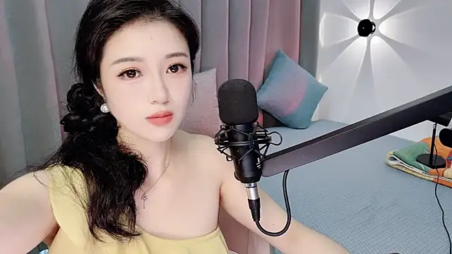 Momo-Wow online show from June 2026 06:05:02 AM