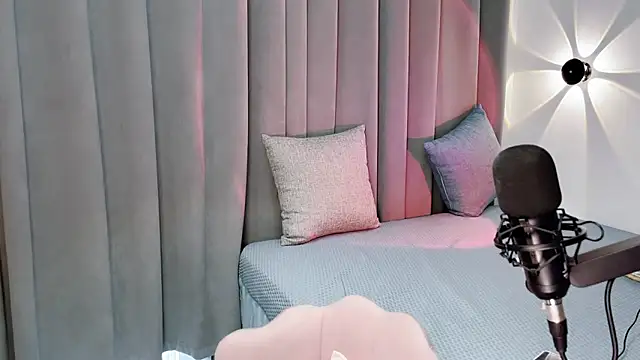 Momo-Wow online show from June 2026 06:08:01 AM