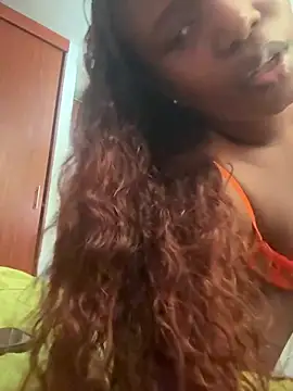Snapshot of Dulceyesi chatting on June 2026 08:33:02 PM Dulceyesi online show from June 2026 08:33:02 PM