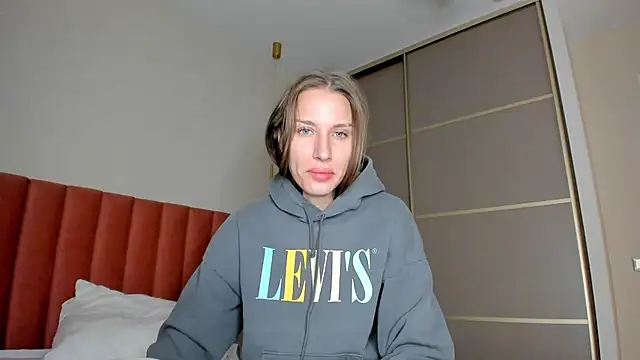 SofiClimbing online show from December 2024 02:17:02 AM