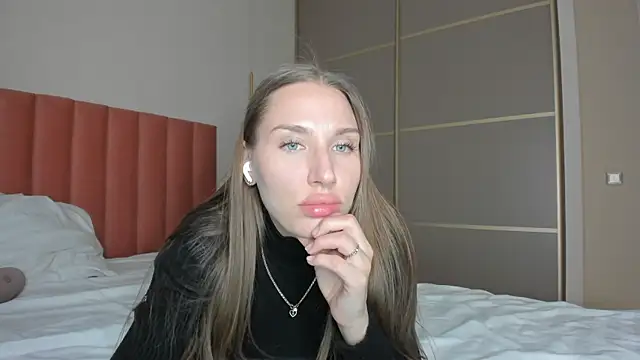 SofiClimbing online show from December 2024 01:19:02 PM