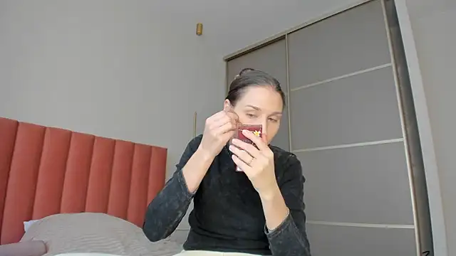 SofiClimbing online show from February 2025 02:41:01 AM