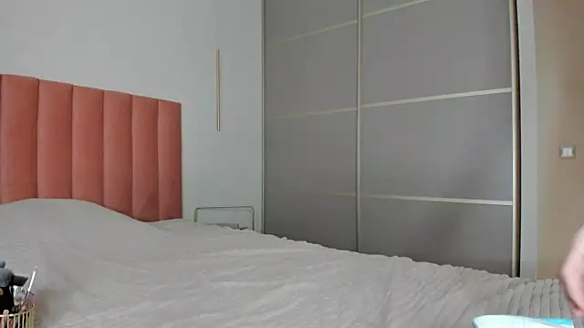 SofiClimbing online show from February 2025 12:48:02 AM