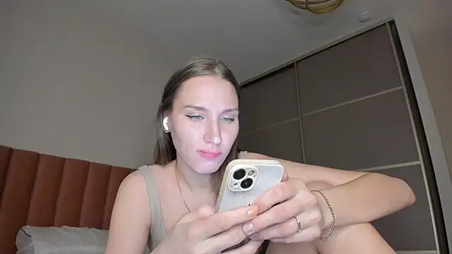 SofiClimbing online show from March 2025 01:06:02 PM