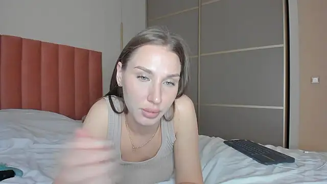 SofiClimbing online show from March 2025 03:31:01 PM