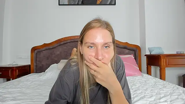 SofiClimbing online show from November 2025 06:44:01 AM