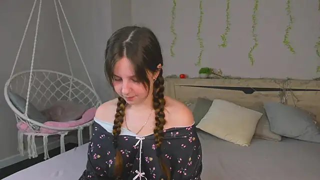 Violeta Paul online show from July 2026 09:16:02 AM