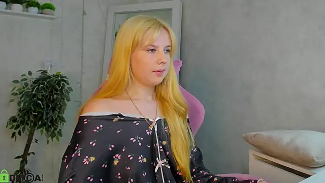 Violeta Paul online show from July 2026 01:03:01 AM