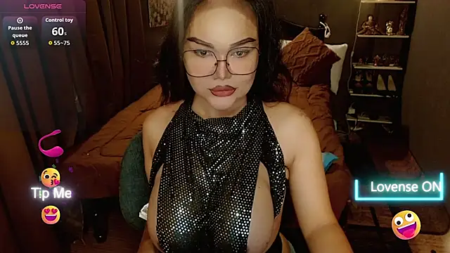 queengoddess07 online show from July 2026 07:51:01 PM
