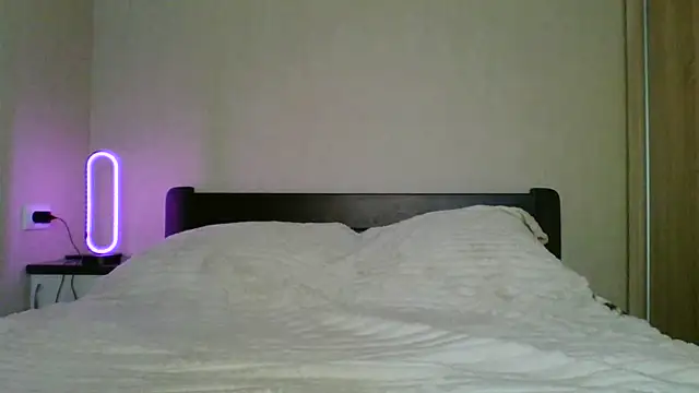 elliza snow online show from July 2026 09:15:01 AM