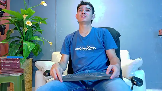 aalejo gray online show from June 2026 01:24:02 PM