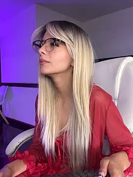Peytongh  online show from June 2026 07:27:01 PM