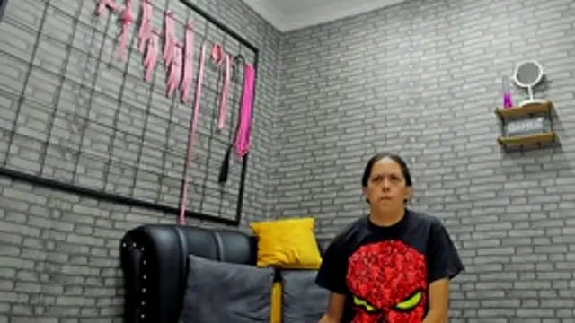 missnicollee online show from July 2026 07:12:02 PM