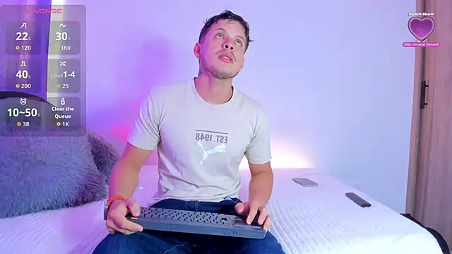 johnycooper08 online show from June 2026 12:37:01 PM
