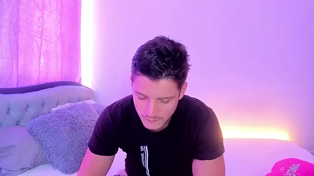 johnycooper08 online show from July 2026 12:53:01 PM