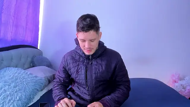 johnycooper08 online show from July 2026 12:25:01 PM
