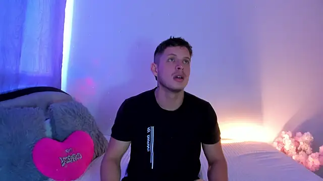 johnycooper08 online show from July 2026 12:48:02 PM
