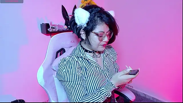 Snapshot of Meow_cat4 chatting on July 2026 05:48:02 PM Meow cat4 online show from July 2026 05:48:02 PM