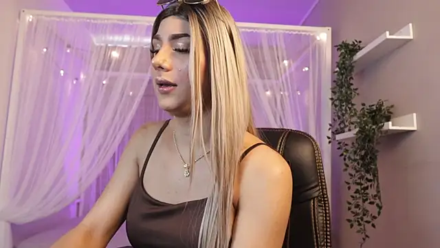 Martinaa Rose online show from July 2026 12:48:02 PM