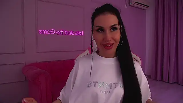 Snapshot of KaylaMous chatting on July 2026 06:23:02 PM KaylaMous online show from July 2026 06:23:02 PM