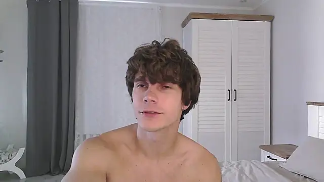 Eric Crush online show from July 2026 03:57:02 AM