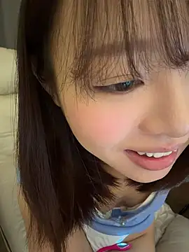HappySadGirl online show from July 2026 03:21:02 PM