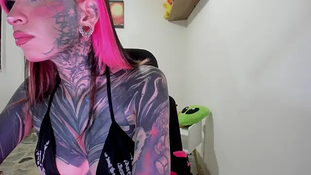 Snapshot of Nickidoll66_ chatting on July 2026 03:23:02 AM Nickidoll66 online show from July 2026 03:23:02 AM