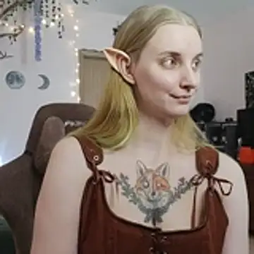 Snapshot of Elfie_Agatha chatting on June 2026 08:26:02 AM Elfie Agatha online show from June 2026 08:26:02 AM