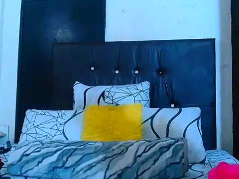 sexybitchh22 online show from June 2026 06:17:01 PM