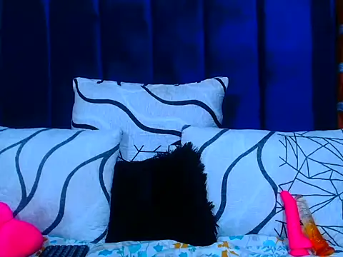 sexybitchh22 online show from July 2026 07:45:01 PM