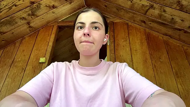 MarisaKomar online show from July 2026 01:07:01 PM