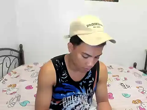 urfucker vinz online show from June 2026 12:13:02 PM