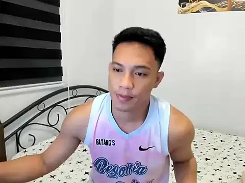 urfucker vinz online show from June 2026 01:00:02 PM