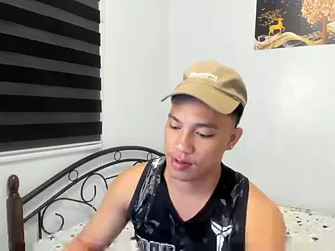 urfucker vinz online show from July 2026 01:03:01 PM